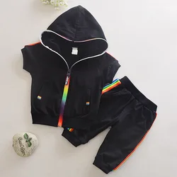 Conjunto chándal veraniego para bebé con capucha – Camiseta y pantsales