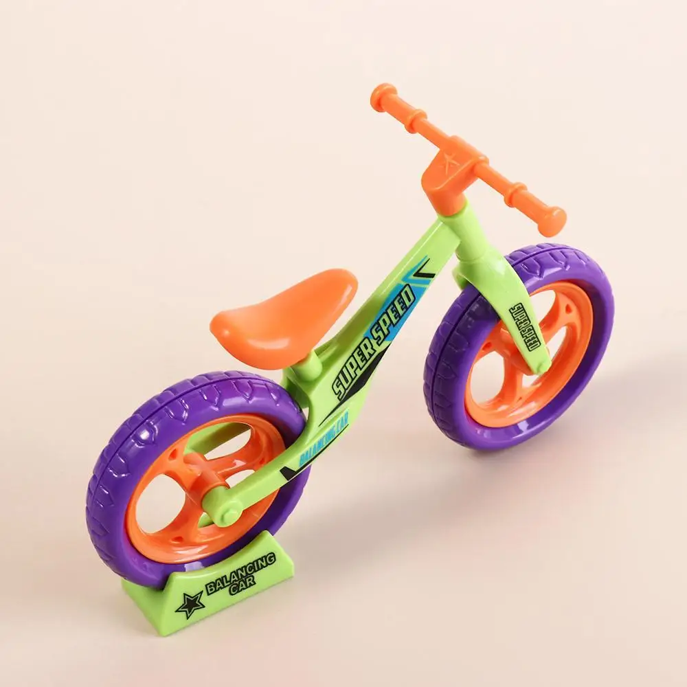 Bicicleta de juguete de equilibrio de plástico modelo rábano