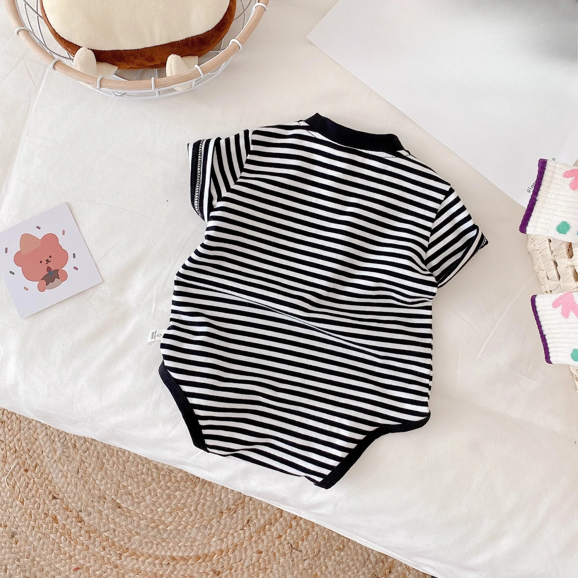 Somenie body triangular de bebé a rayas unisex para salida - imagen 3