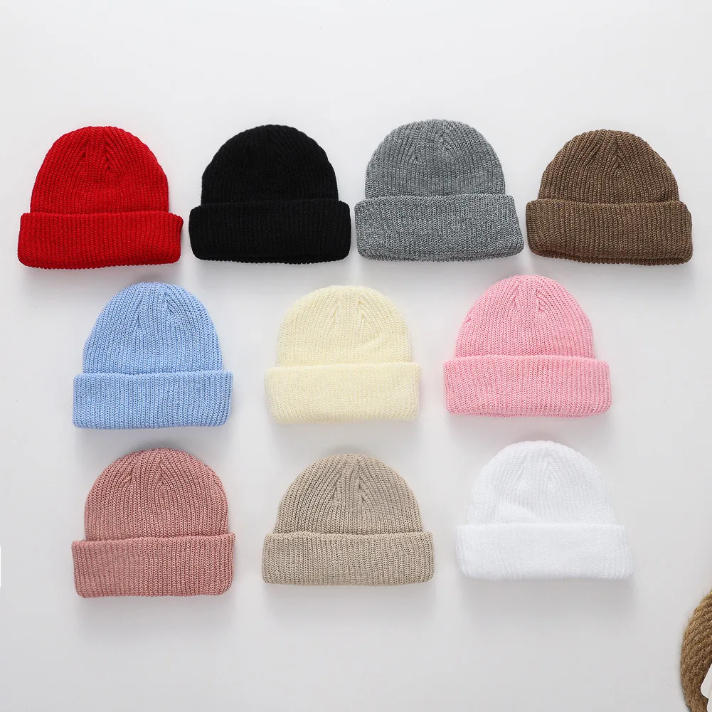 Gorro acrílico para bebé en tono neutro