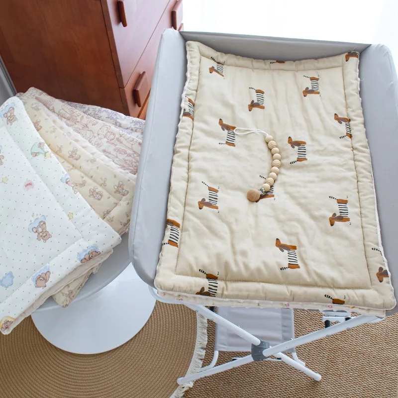 Alfombrilla para cambiar pañales de gasa de algodón – suave acolchada - imagen 4