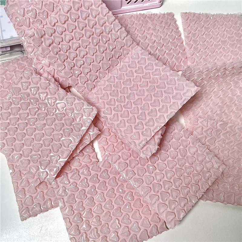 Ejemplo de uso: bolsa rosa protegiendo un objeto delicado