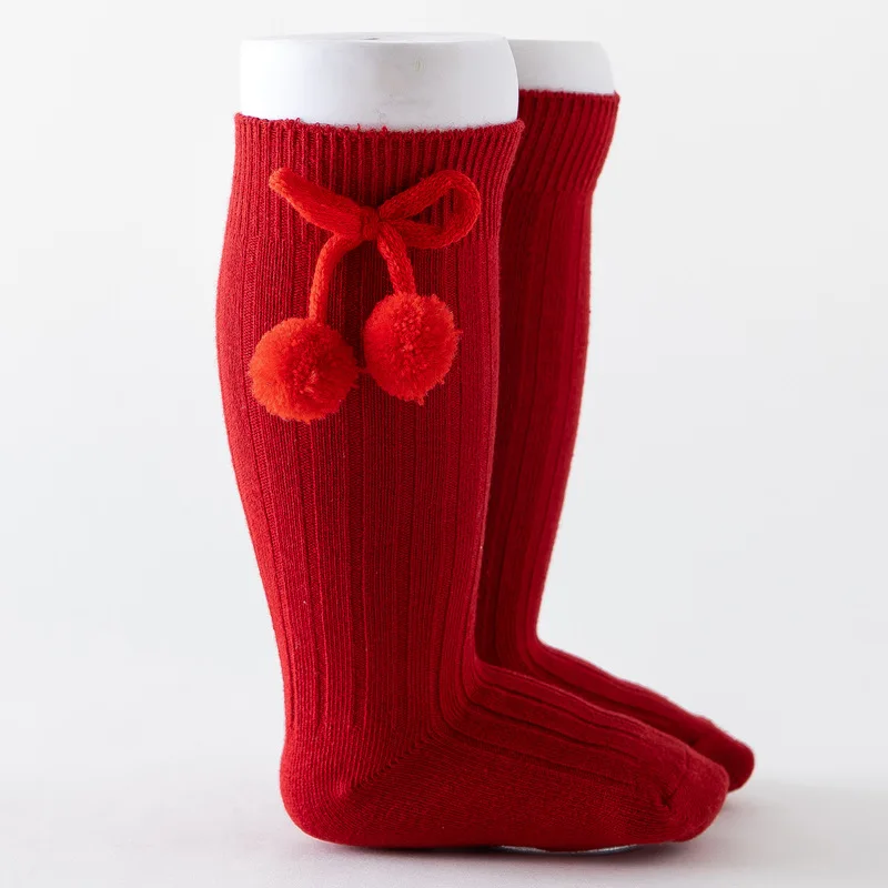 Calcetines de niña con bola de cereza – Estilo princesa sin costuras - imagen 5
