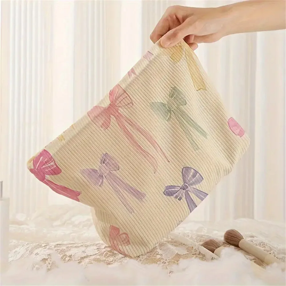 Estuche para lápices de pana con lazo estampado y cremallera - imagen 4