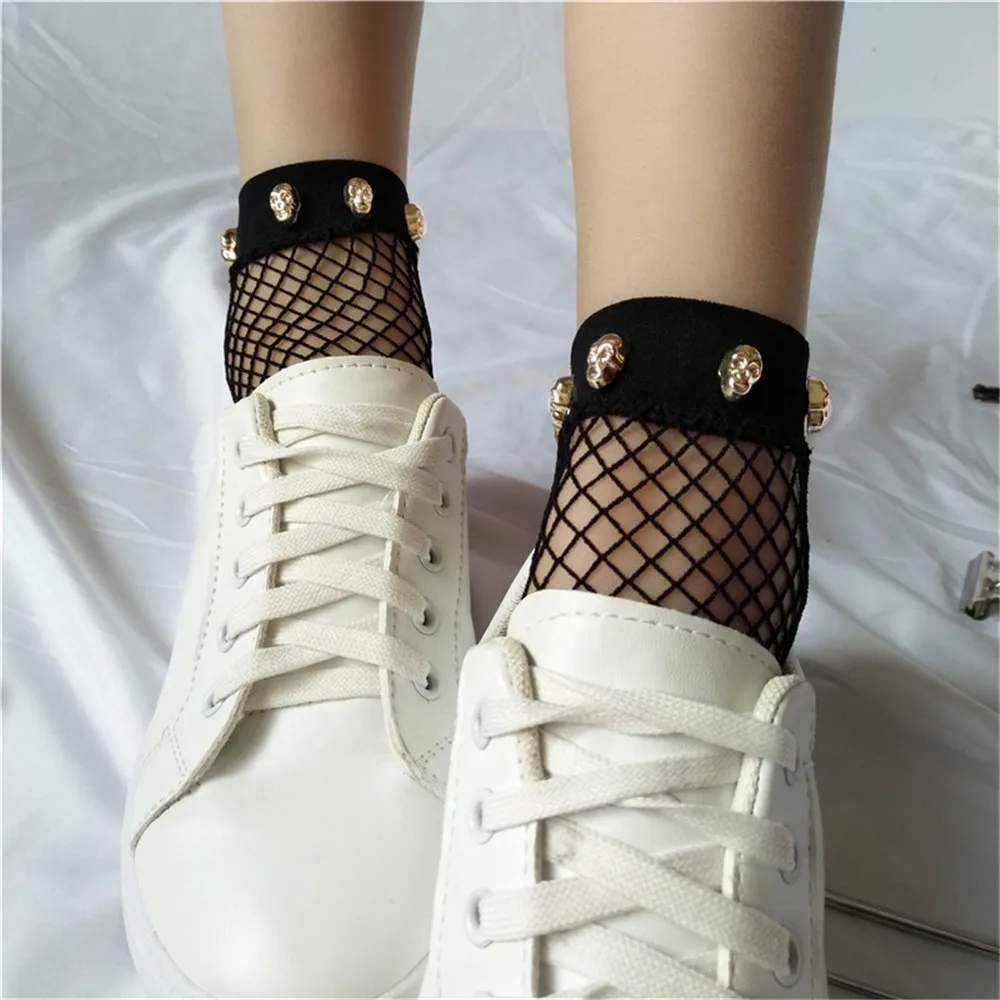 Calcetines de rejilla transpirables con remaches elegantes para mujer
