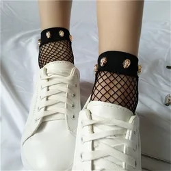 Calcetines de rejilla transpirables con remaches elegantes para mujer