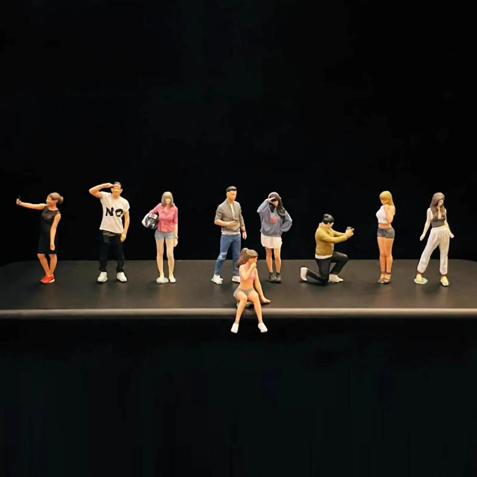 Figuras elegantes en miniatura para dioramas de muñecas - imagen 2