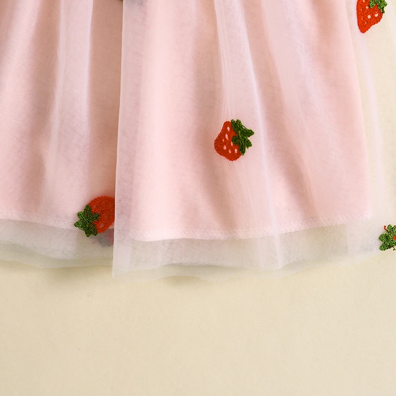 Manga abullonada y acabado del vestido