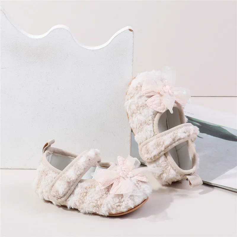 Zapatos de felpa para bebé con lazo – cálidos de cuna invierno - imagen 2