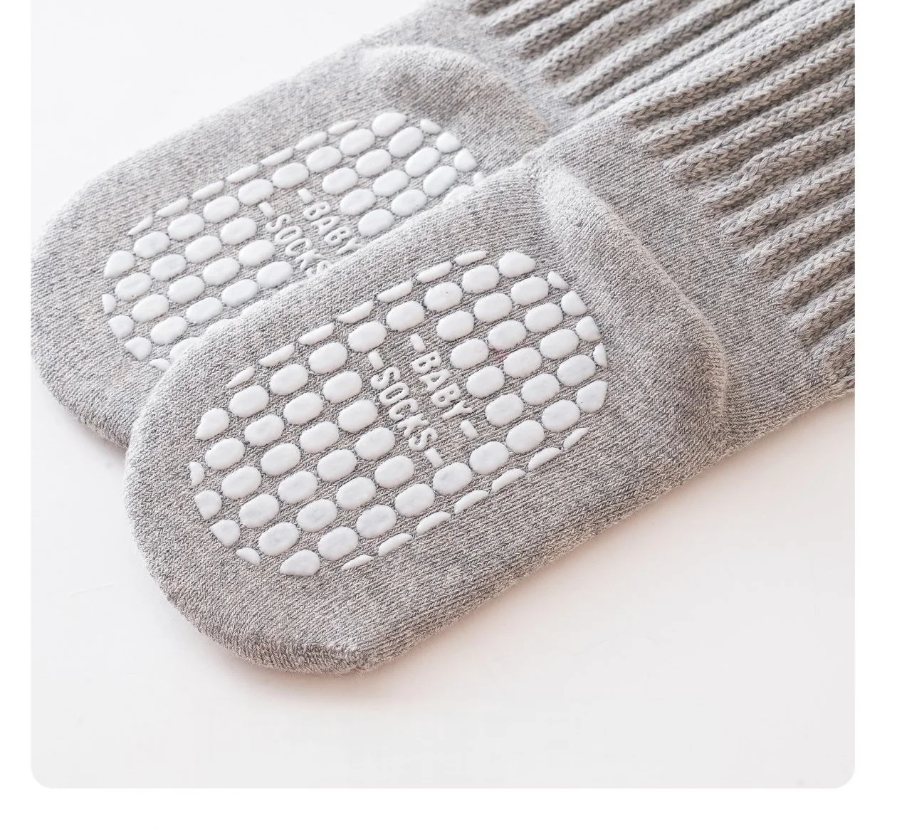 Calcetines altos antideslizantes de invierno cálidos para bebé unisex - imagen 3