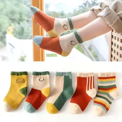 Calcetines tobilleros de algodón a rayas arcoíris unisex para niños