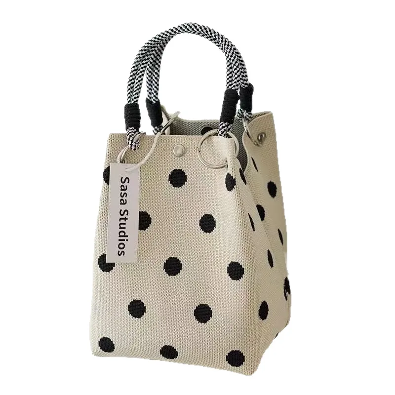 Bolso de mano tejido con cierre magnético tridimensional - imagen 5