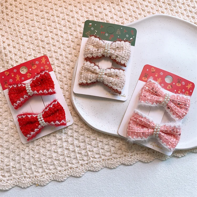 Conjunto de clips tejido con perlas
