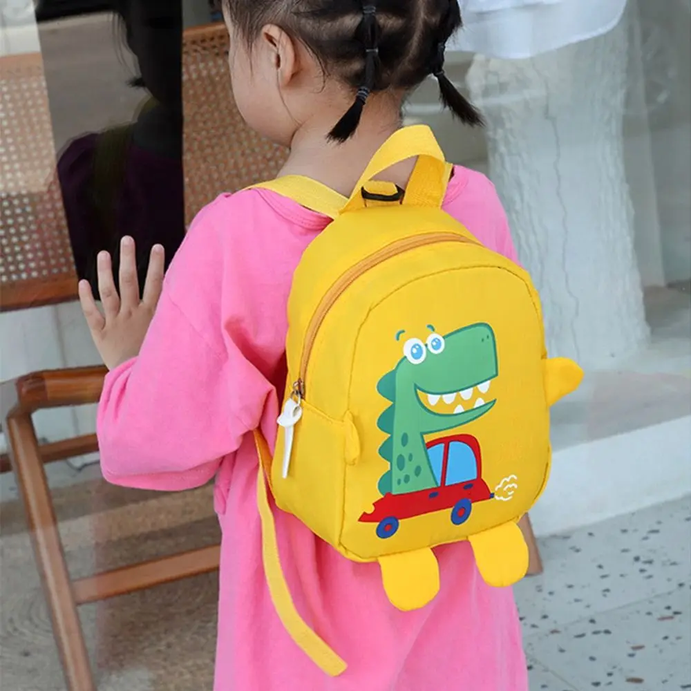 Mochila abierta mostrando interior