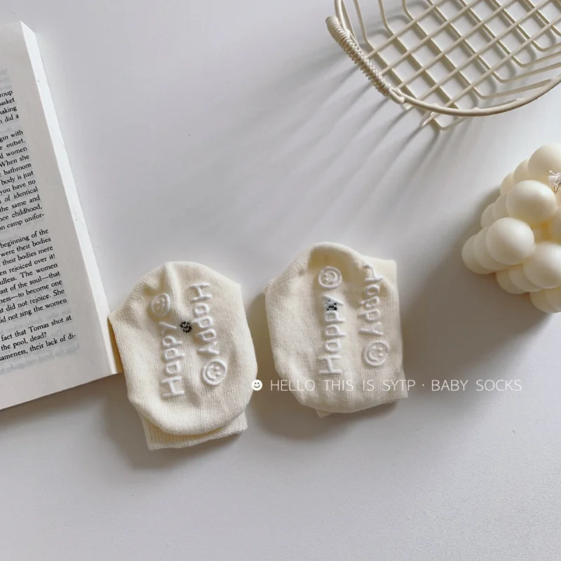 Calcetines cortos blancos de algodón suave estilo coreano para bebé - imagen 5