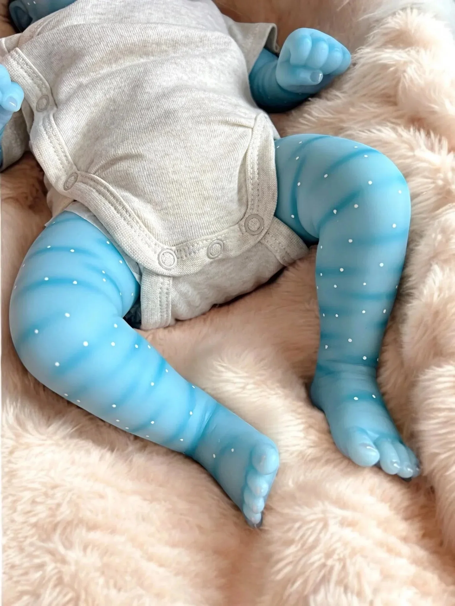 Detalle de los pies con venas visibles