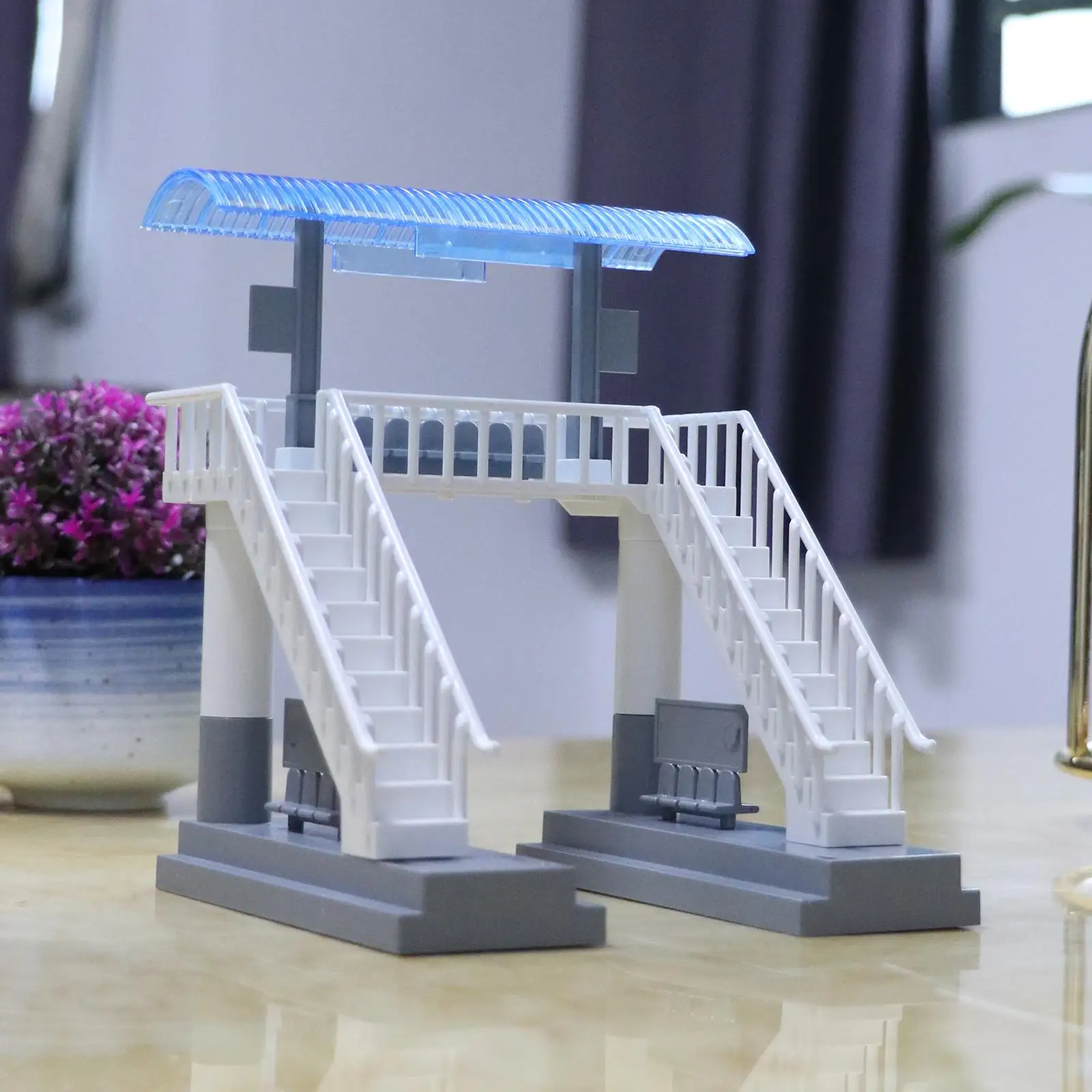 Maqueta estación de tren en miniatura para dioramas y vías