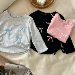 Jersey infantil con letras y pajarita, estilo de primavera