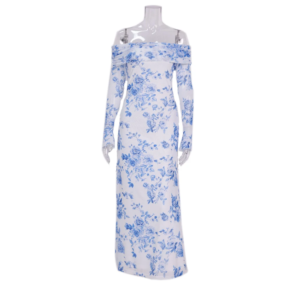 Detalle del escote off-shoulder y manga larga del vestido de maternidad