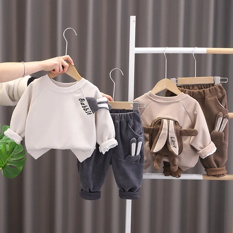 Conjunto infantil para primavera