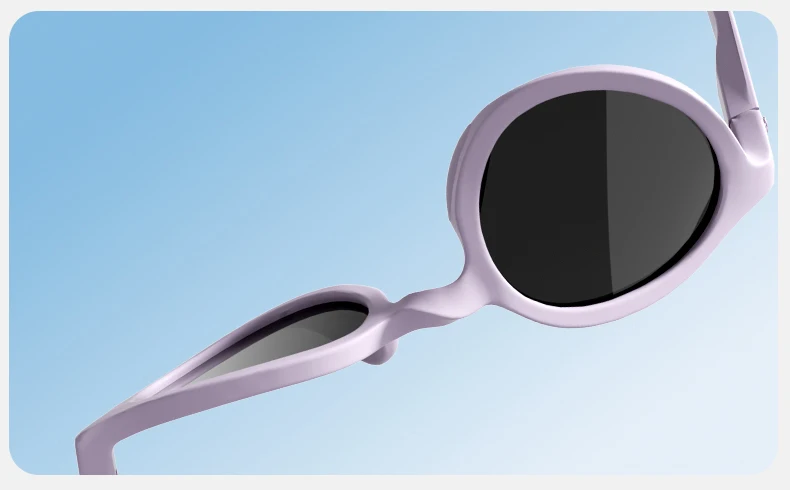 Gafas de sol bebé en actividad