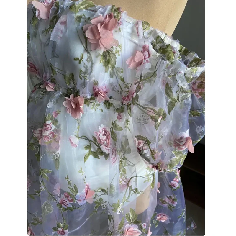 Vestido premamá de tul floral con pétalos de rosa efecto relieve - imagen 3