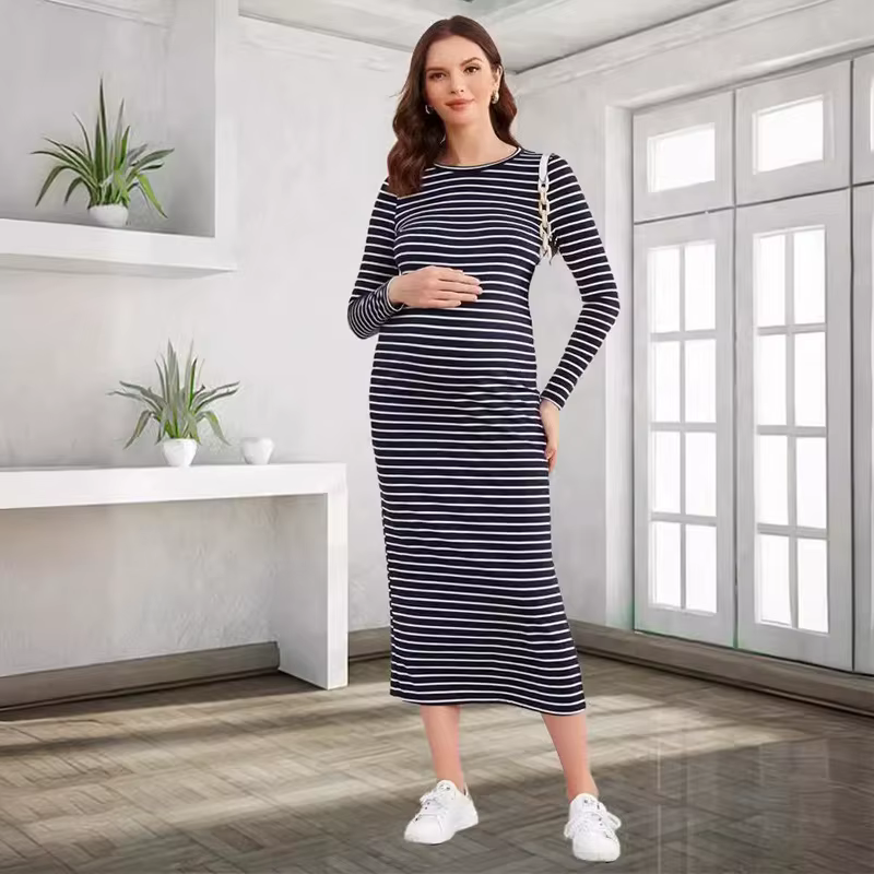 Vestido maternidad elegante a rayas con dobladillo dividido