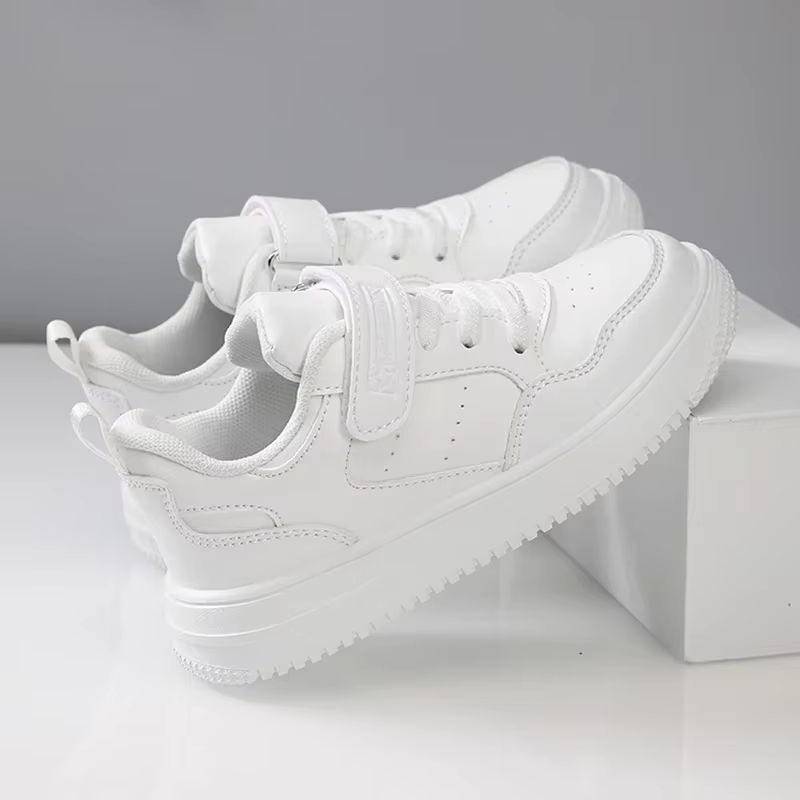 Zapatillas deportivas infantiles de cuero negro antideslizantes - imagen 3