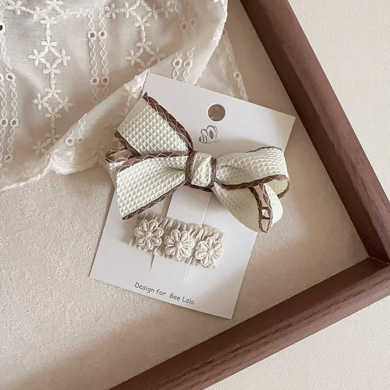 Pinzas para el pelo con lazo y flor estilo princesa beige - imagen 2
