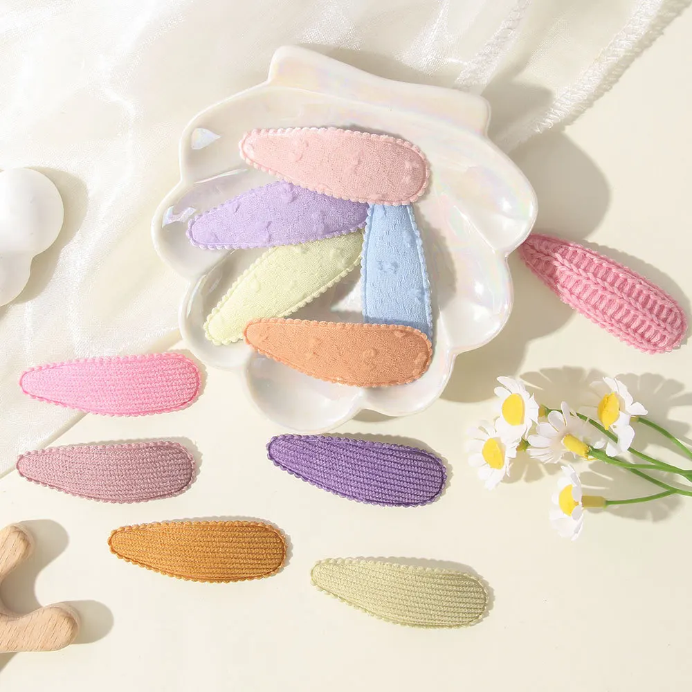 Pinzas para el pelo de niña con bordado floral y tela a cuadros - imagen 3