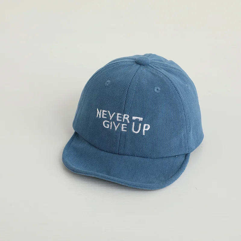 Gorra de bebé suave en algodón con letras para el sol - imagen 3