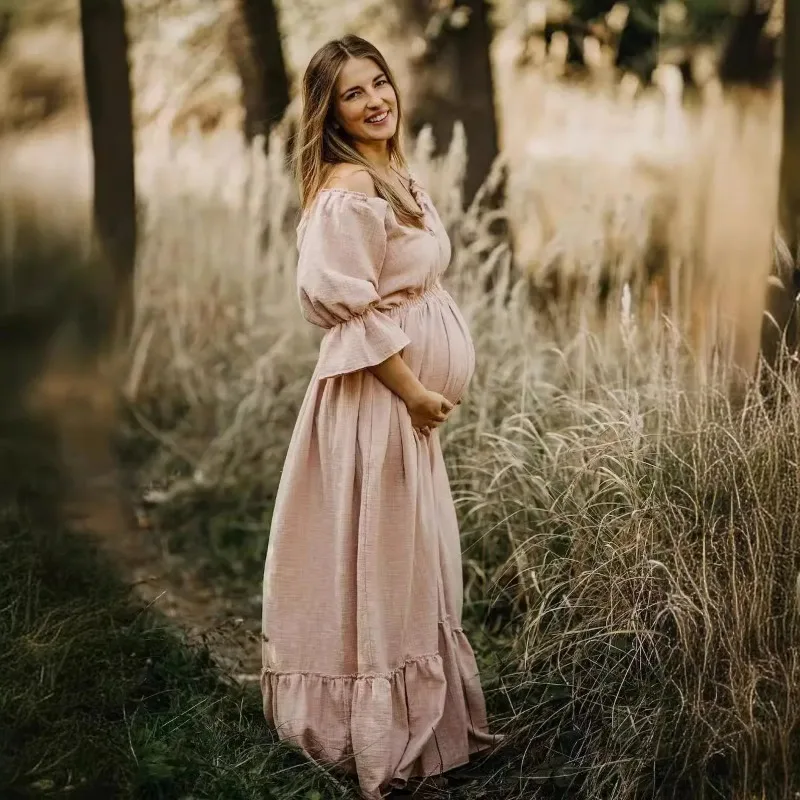 Vestido de maternidad maxi con botones, mangas abullonadas y cola