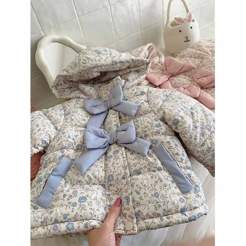 Abrigo infantil acolchado de invierno con capucha y lazo - imagen 5