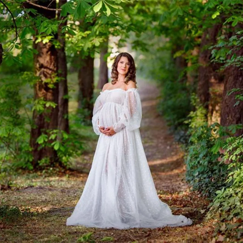 Vestido de tul blanco para sesión de maternidad con manga acampanada - imagen 3