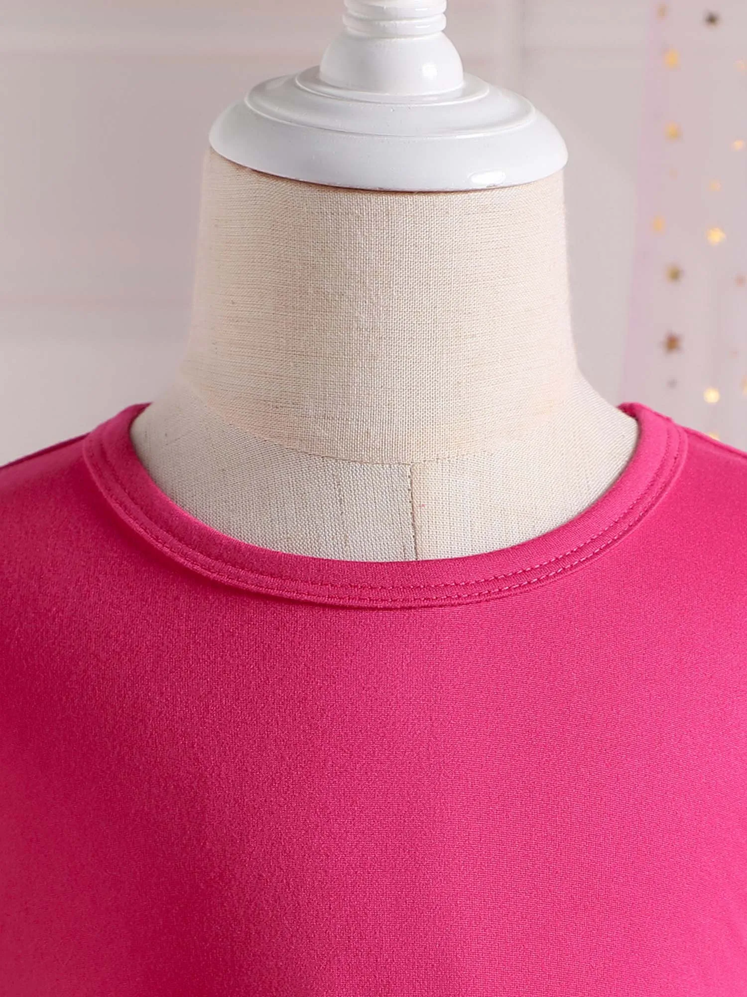 Detalle del tejido de tul y el estampado