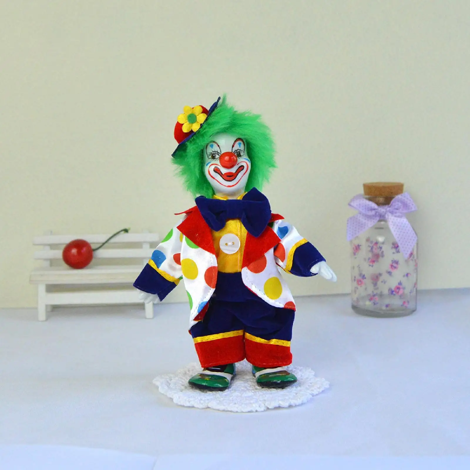 Detalle del diseño del payaso de porcelana