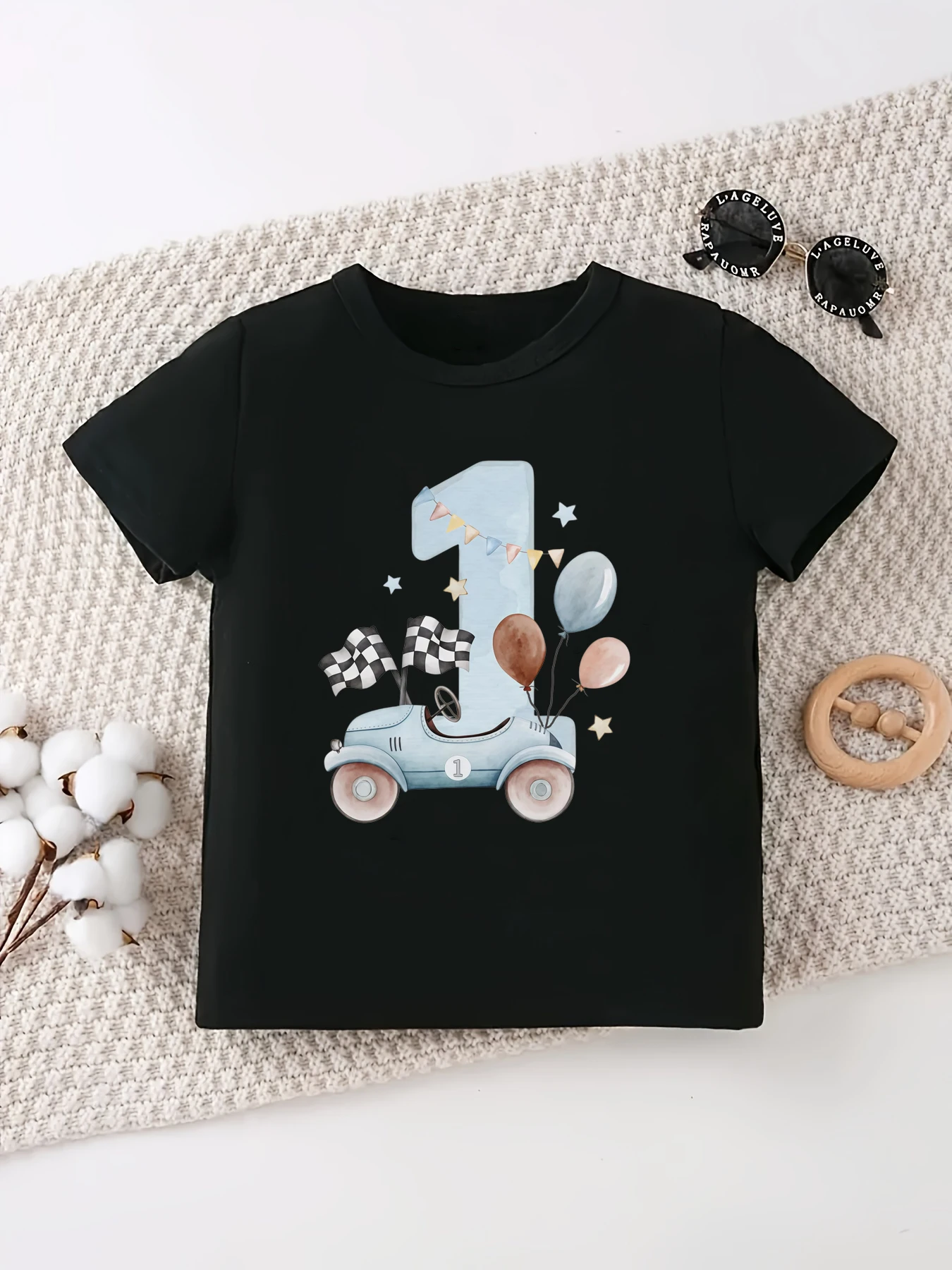 Camiseta infantil estampado globos y bandera de carreras - imagen 2