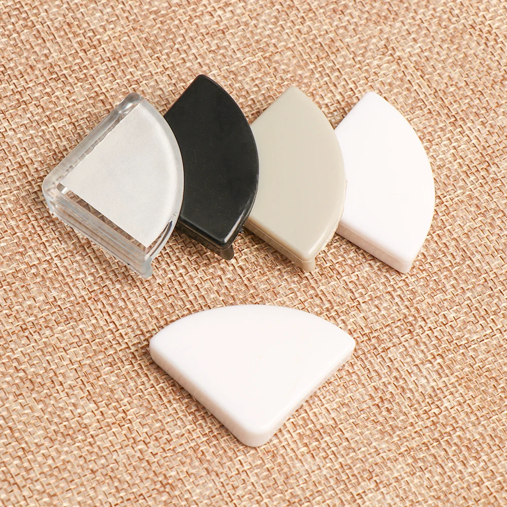 Protector de silicona antivolque para esquinas de mesa – Seguridad infantil - imagen 3
