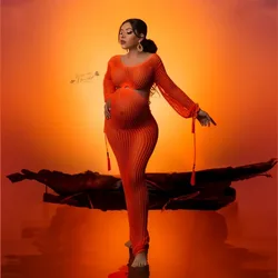 Vestido largo naranja de maternidad para sesiones fotográficas