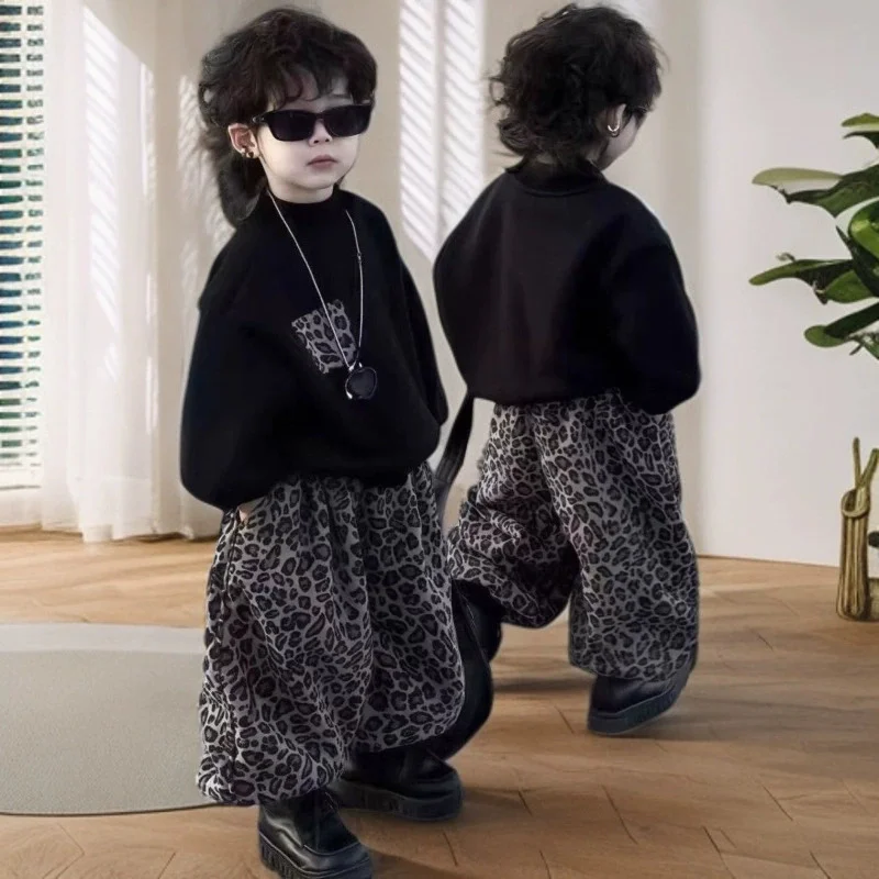Conjunto de otoño para niños con sudadera y pantalón estampado - imagen 5