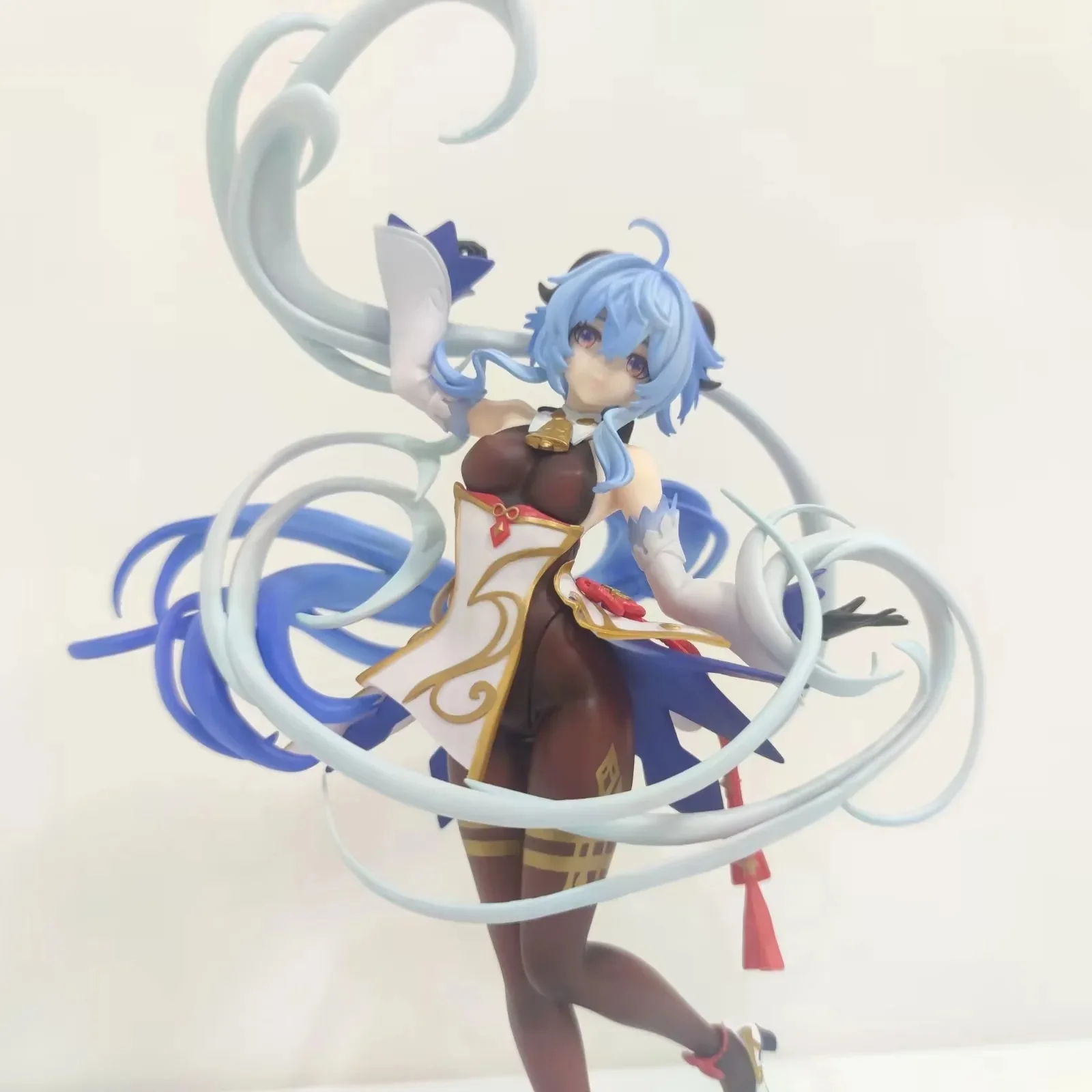 Detalle visual del diseño con estilo anime y temática invernal