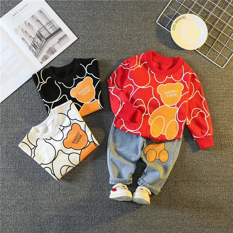 Camiseta blanca con estampado de dibujo animado