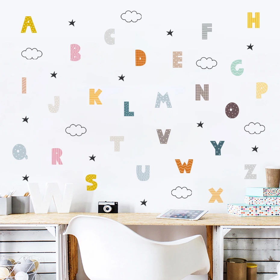 Letras infantiles estilo cartoon para pared