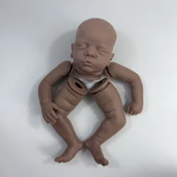 Muñeca reborn de vinilo Romy de piel oscura con kit de piezas