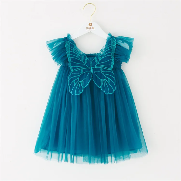 Vestido infantil tipo princesa con patrón de verano