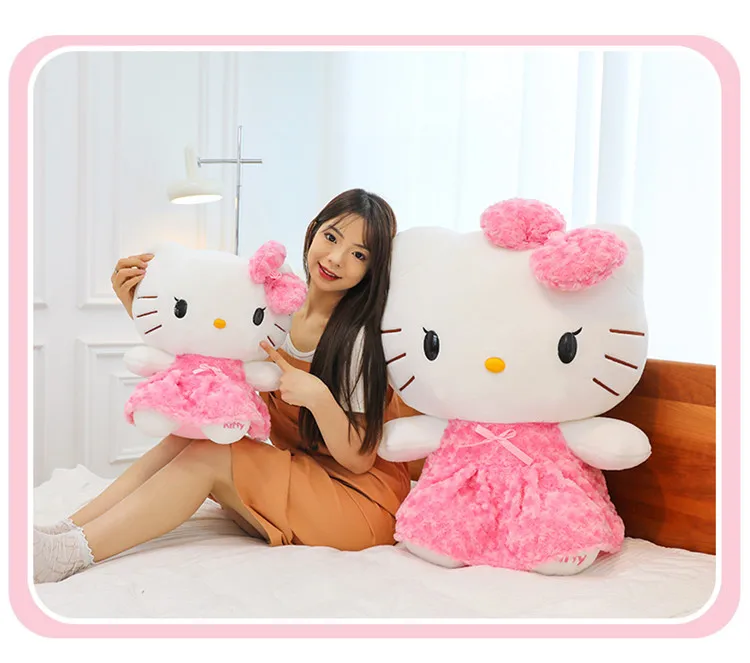 Hello Kitty de 75 cm grande en una habitación