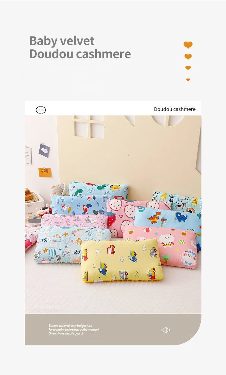 Uso de la almohada infantil en la cama del niño