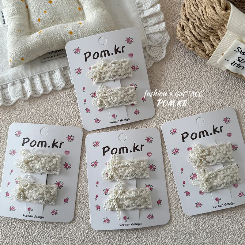 Clip de pelo beige con lazo floral bordado para niña – Pack de 2 - imagen 3