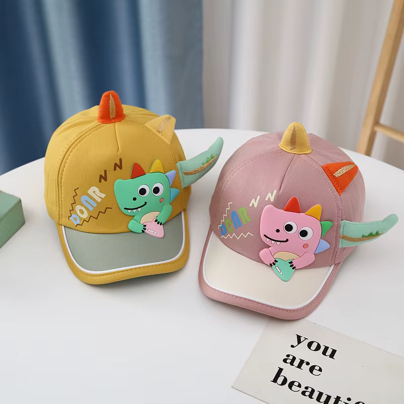 Gorra solar infantil con diseño de dinosaurio – Protección UV - imagen 3