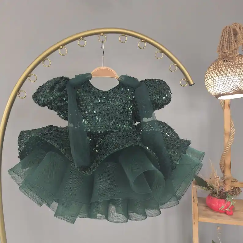 Vestido de tul con lentejuelas verde esmeralda para niña
